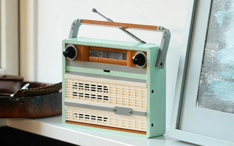 Retro Transistor Radio Building Blocks Educational Decor Set
