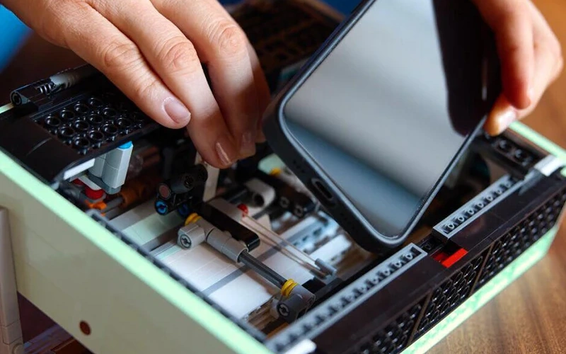 Retro Transistor Radio Building Blocks Educational Decor Set